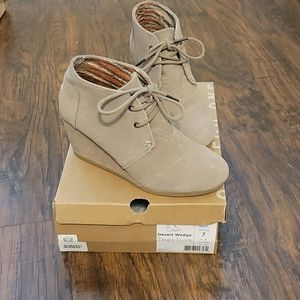 Toms bootie size 7